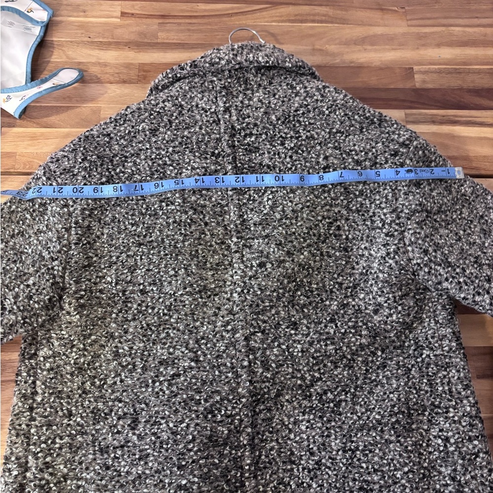 Women's Gray Tweed Coat - Picture 5 of 7